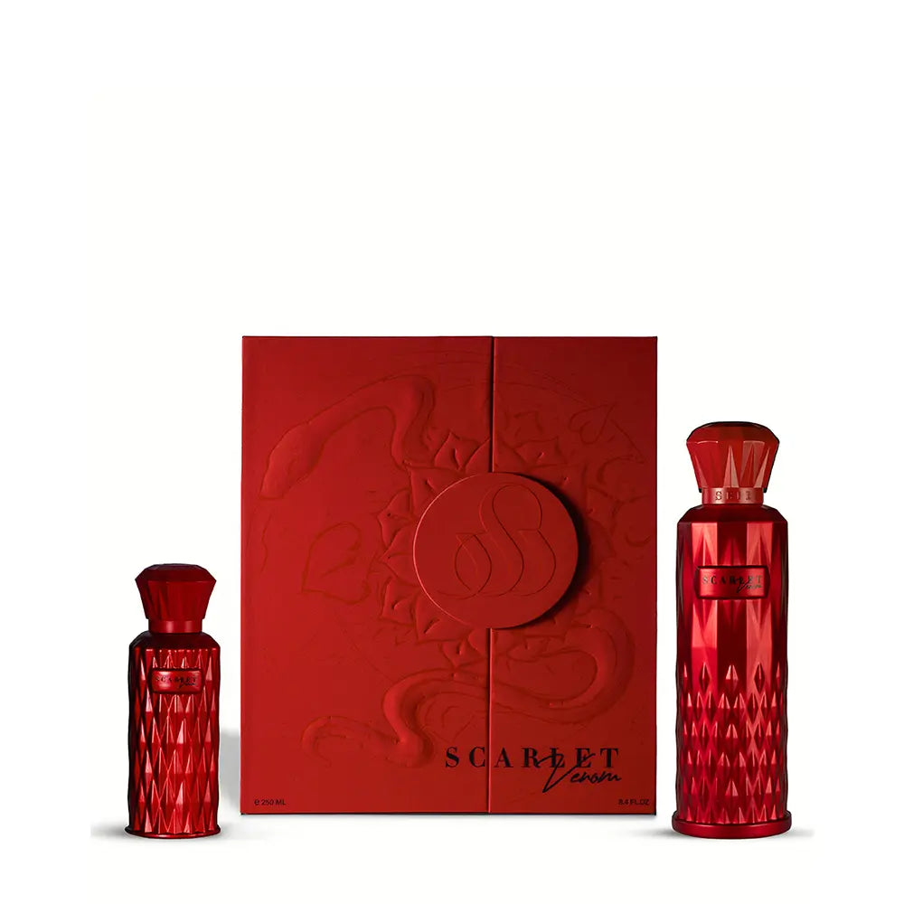 Sedra- Scarlet Venom Set Box, Geschenkbox steht in der mitte von zwei roten Flankons.